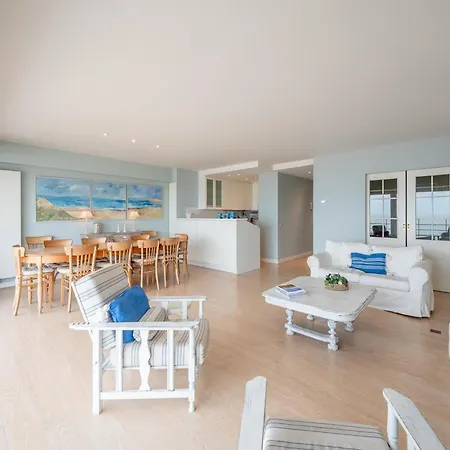 Spacious 9-guest Apartamento Knokke-Heist
