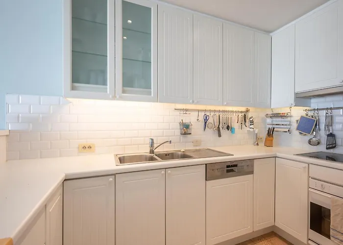 Spacious 9-guest Apartment *