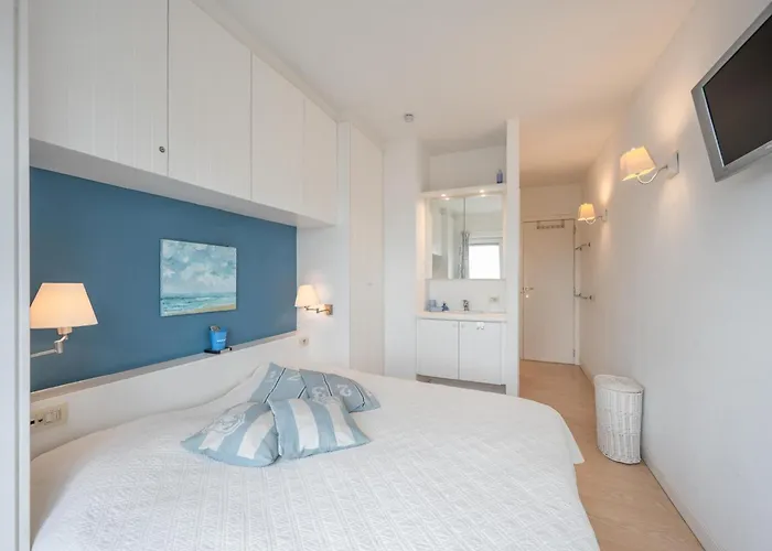 Spacious 9-guest Apartment *